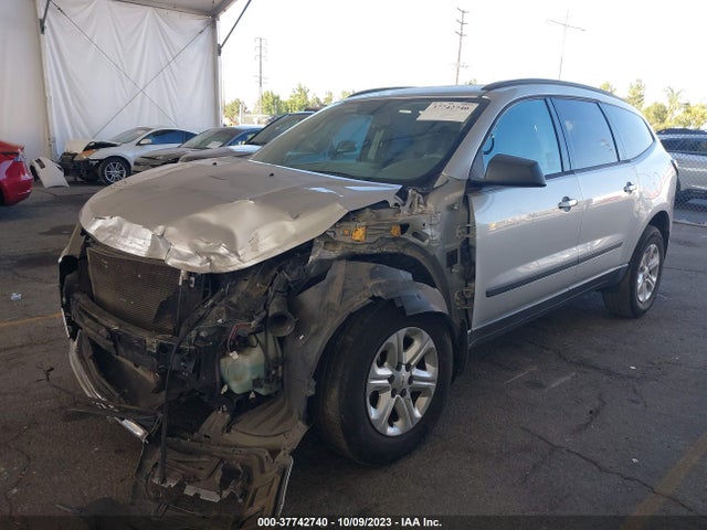 Chevrolet Traverse Ls 2015 1GNKRFED5FJ259252 Image 2
