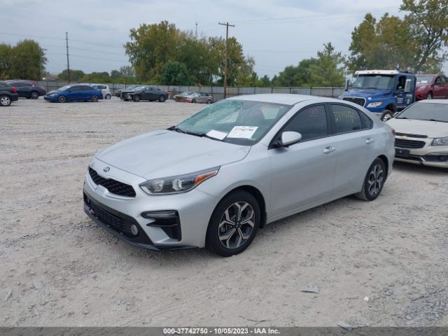 3KPF24AD2ME372496 KIA Forte Lxs