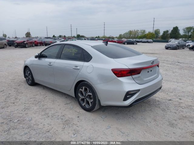 3KPF24AD2ME372496 KIA Forte Lxs