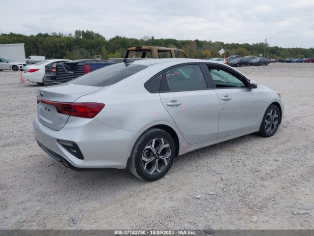 3KPF24AD2ME372496 KIA Forte Lxs