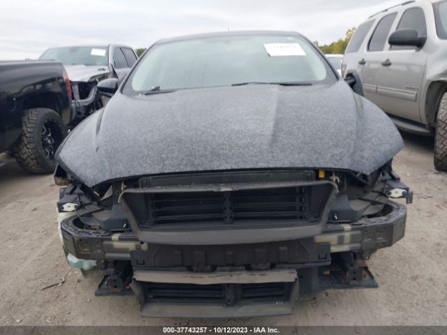 3FA6P0H78HR176786 Ford FUSION SE