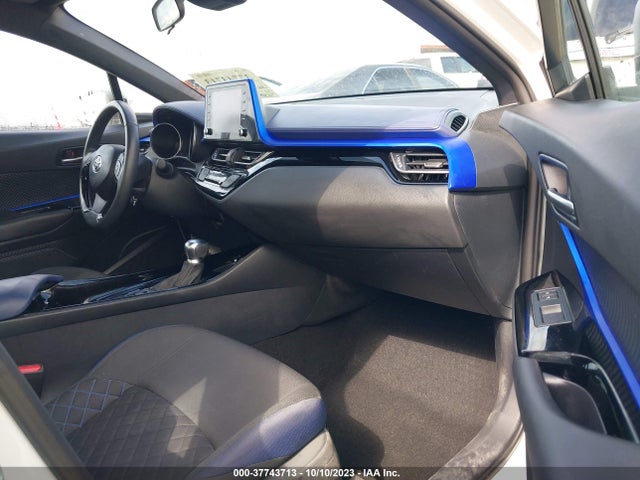 Toyota C-HR XLE 2021 NMTKHMBX1MR140059 Image 5