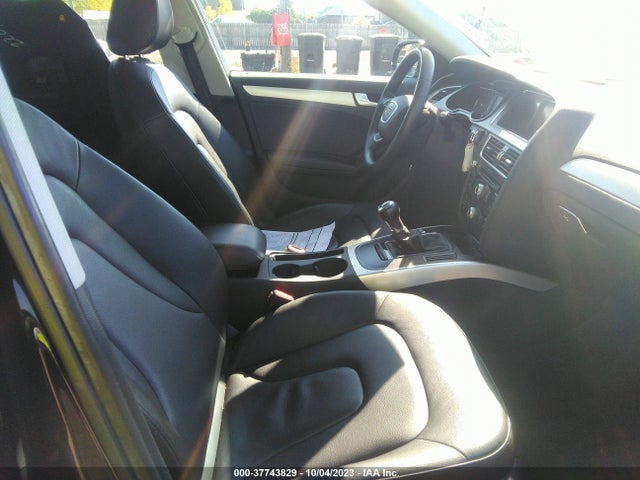 WAUDFAFL2EN012617 Audi A4 PREMIUM