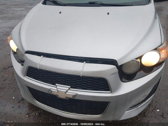 Chevrolet Sonic Rs 2014 1G1JG5SB3E4229048 Image 6