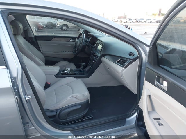 2017 HYUNDAI SONATA SPORT VIN: 5NPE34AF5HH588175