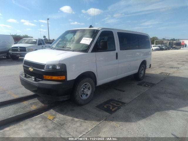 Chevrolet Express Passenger Ls 2019 1GAWGEFP6K1313793 Image 2