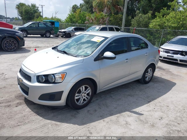 Chevrolet SONIC LT 2016 1G1JC5SH5G4152590 Image 2