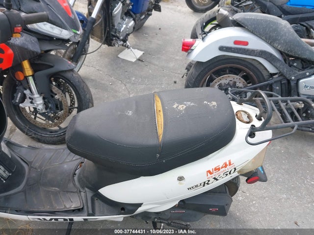 2015 WOLF RX SCOOTER VIN: L5YACBPA7G1118386