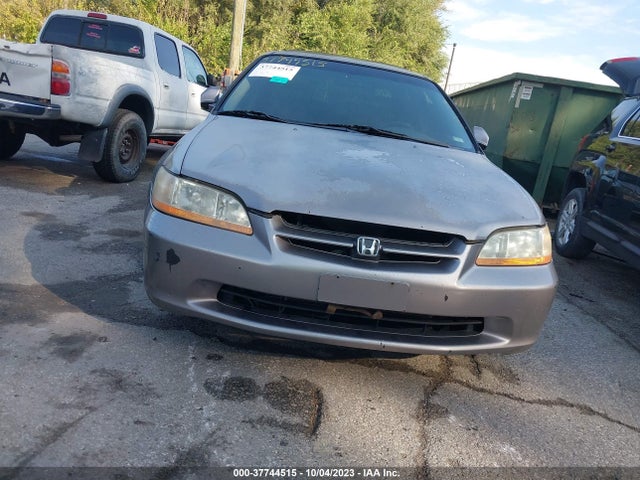 2000 HONDA ACCORD 3.0 EX VIN: 1HGCG1655YA008782