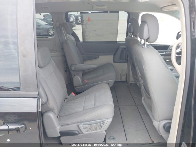 2010 DODGE GRAND CARAVAN CREW VIN: 2D4RN6DXXAR440045