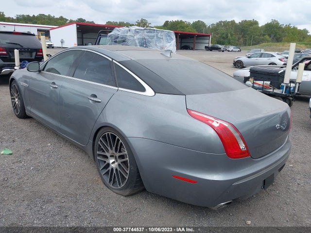 2013 JAGUAR XJ SAJWA1C70D8V52077 Photo 2
