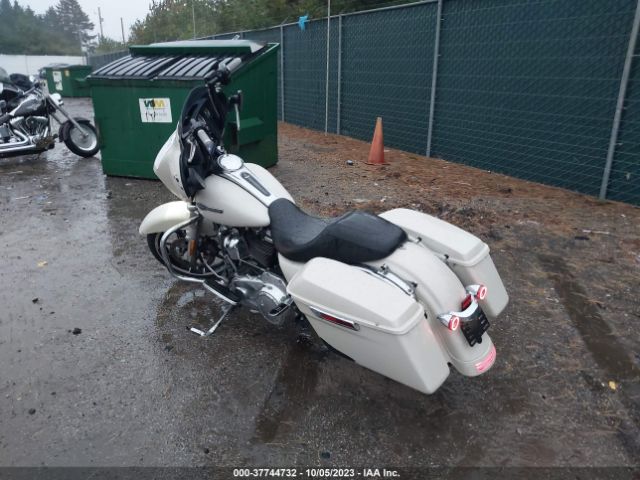 2022 HARLEY-DAVIDSON FLHX 1HD1KBC12NB607011 Photo 2