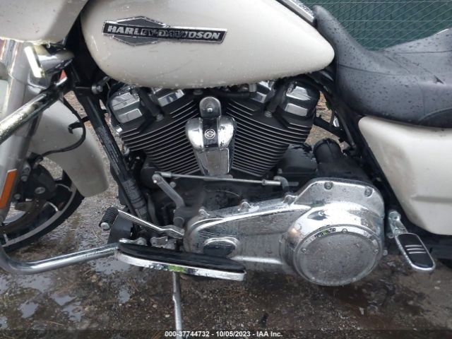 2022 HARLEY-DAVIDSON FLHX 1HD1KBC12NB607011 Photo 8