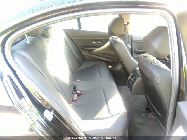 WBA8E1G52GNT35752 BMW 3 Series 320i