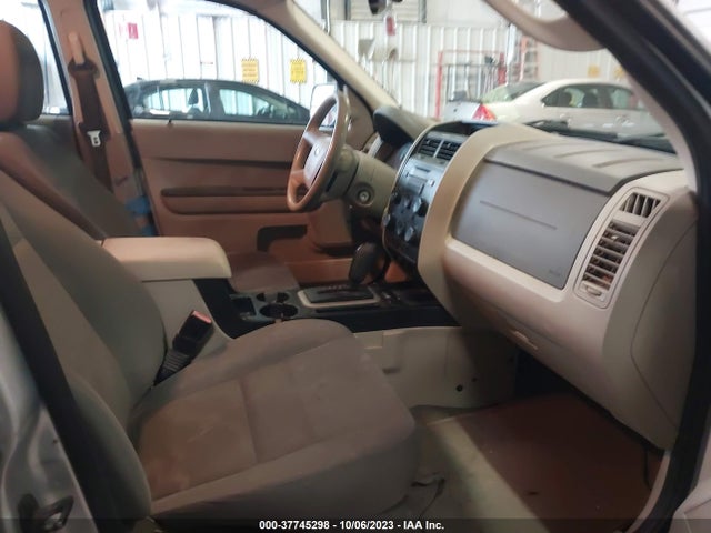 2009 FORD ESCAPE XLS VIN: 1FMCU02709KB40350