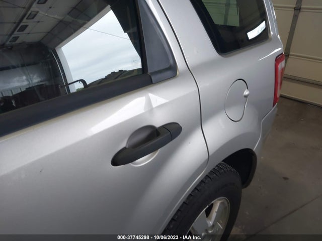 2009 FORD ESCAPE XLS VIN: 1FMCU02709KB40350