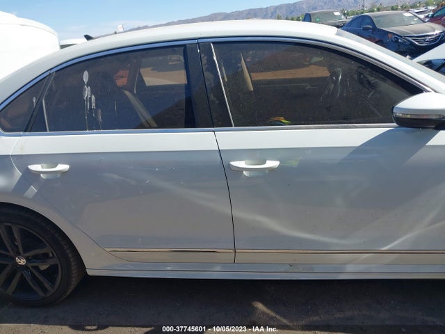 1VWDT7A36HC085864 Volkswagen Passat R-line W/comfort Pkg