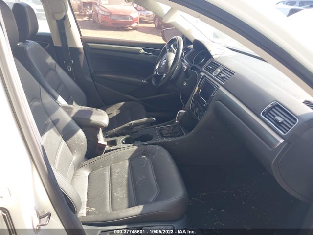1VWDT7A36HC085864 Volkswagen Passat R-line W/comfort Pkg