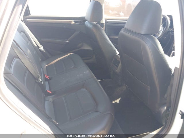 1VWDT7A36HC085864 Volkswagen Passat R-line W/comfort Pkg