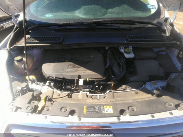 1FMCU0GD8JUA38544 Ford ESCAPE SE
