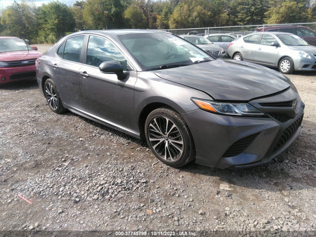 2018 TOYOTA CAMRY 4T1B11HK3JU674764 Photo 0