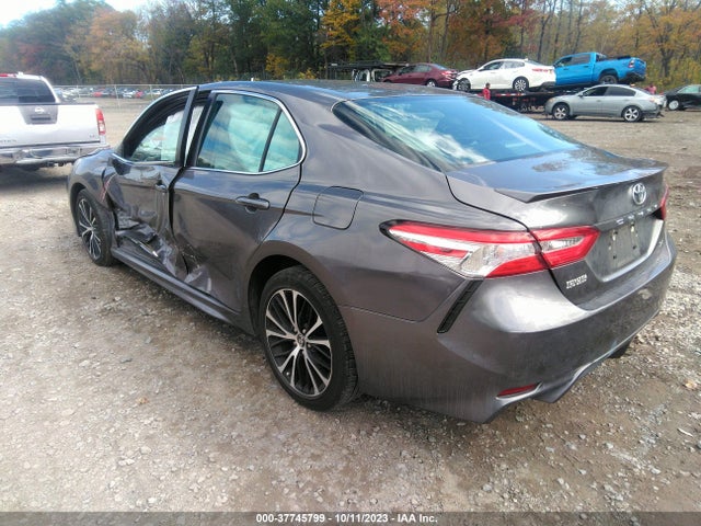 2018 TOYOTA CAMRY 4T1B11HK3JU674764 Photo 2