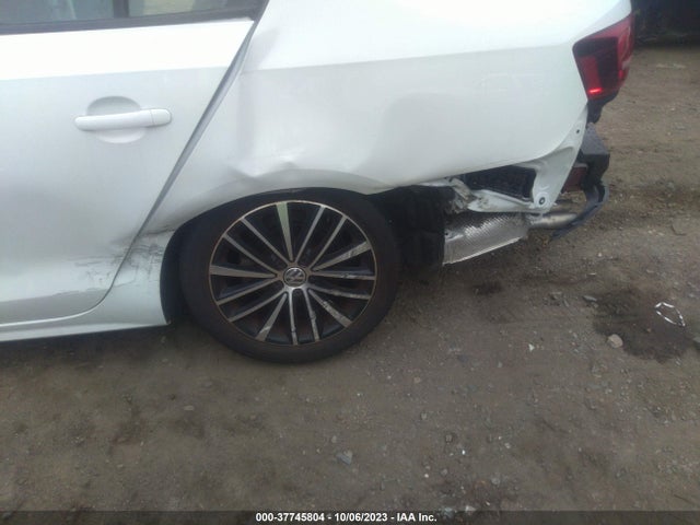 3VWB17AJ4GM246477 Volkswagen Jetta Sedan 1.8t Sport