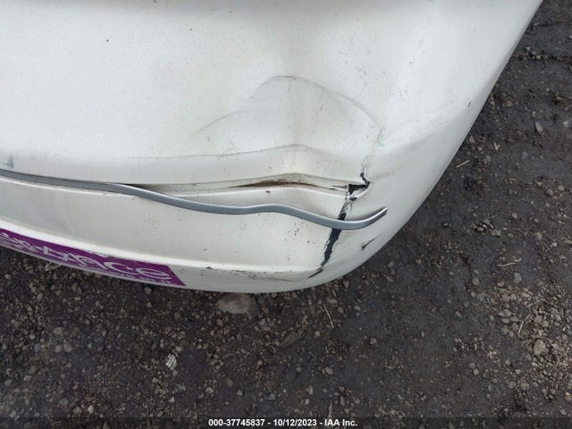 2002 TOYOTA AVALON XL/XLS VIN: 4T1BF28B32U215176