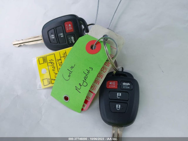 2018 TOYOTA COROLLA SE VIN: 2T1BURHE0JC033833