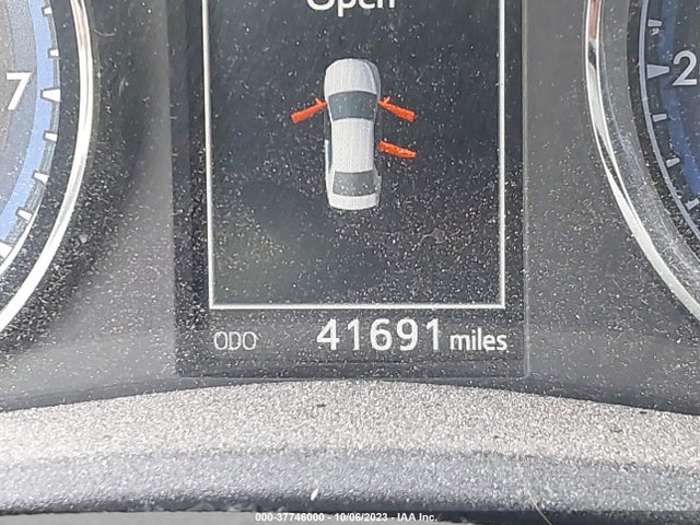 2018 TOYOTA COROLLA SE VIN: 2T1BURHE0JC033833