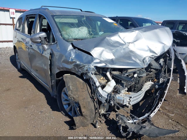 2019 CHRYSLER PACIFICA TOURING L VIN: 2C4RC1BG3KR548307
