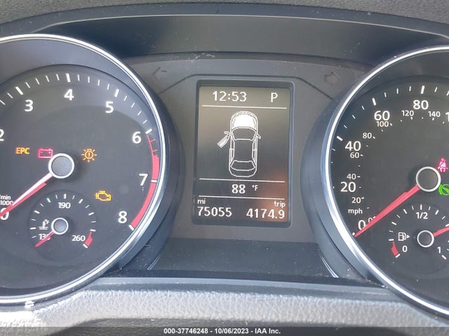 1VWBT7A31HC015812 Volkswagen Passat 1.8t Se