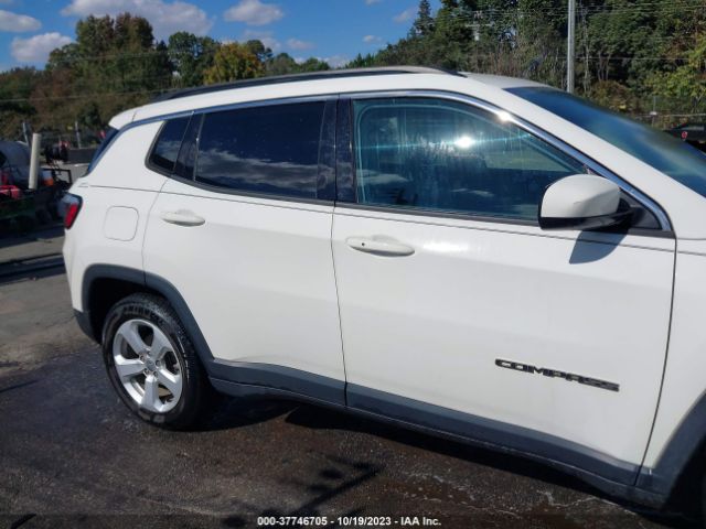3C4NJCBB3KT685572 Jeep Compass Latitude