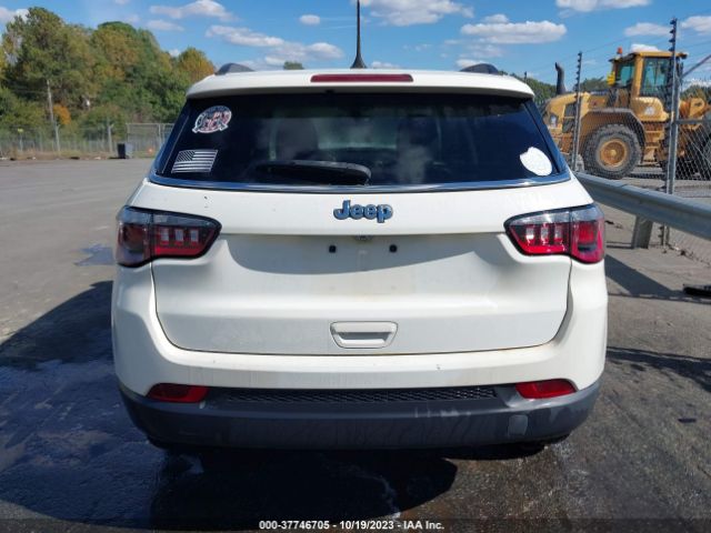 3C4NJCBB3KT685572 Jeep Compass Latitude