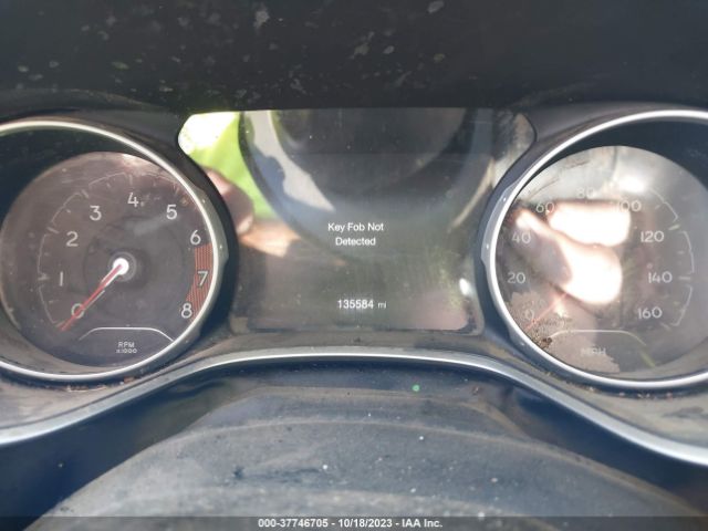 3C4NJCBB3KT685572 Jeep Compass Latitude