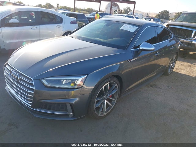 WAUB4CF58JA060229 Audi S5 Sportback Premium Plus