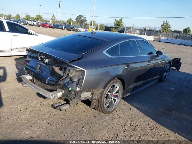 WAUB4CF58JA060229 Audi S5 Sportback Premium Plus