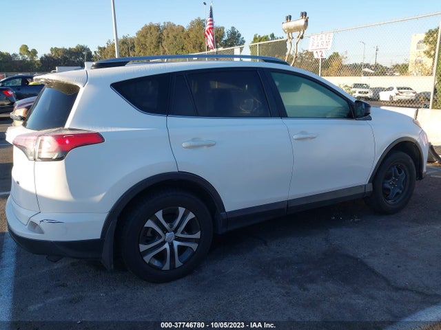 Toyota RAV4 LE 2018 JTMZFREV6JJ182877 Image 13