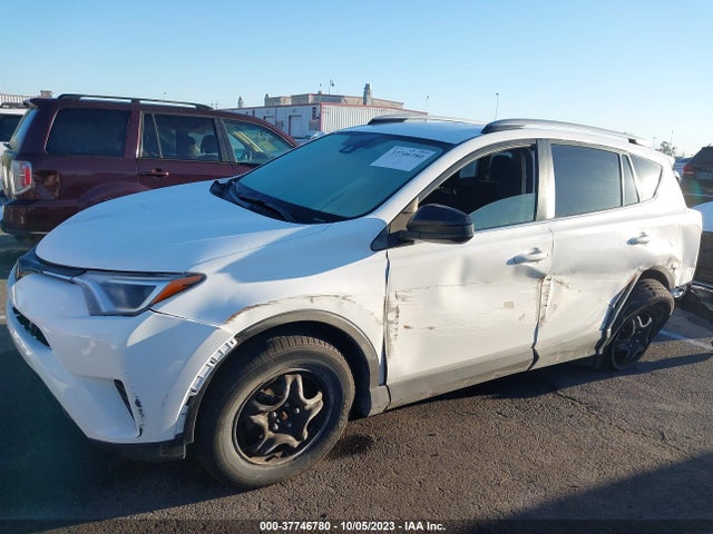 Toyota RAV4 LE 2018 JTMZFREV6JJ182877 Image 14