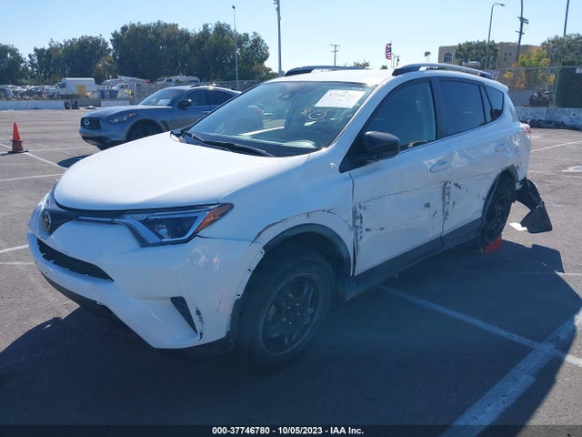 Toyota RAV4 LE 2018 JTMZFREV6JJ182877 Image 2