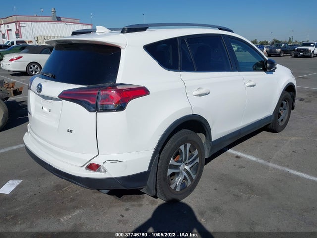 Toyota RAV4 LE 2018 JTMZFREV6JJ182877 Image 4