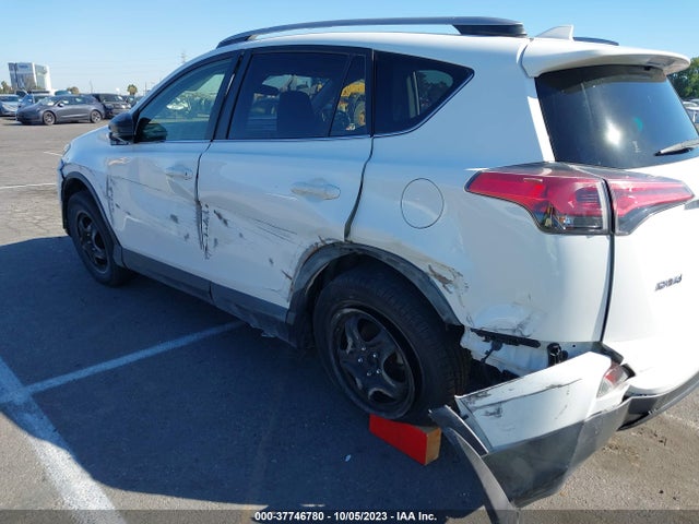 Toyota RAV4 LE 2018 JTMZFREV6JJ182877 Image 6