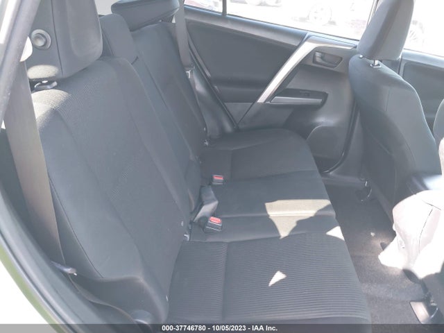 Toyota RAV4 LE 2018 JTMZFREV6JJ182877 Image 8