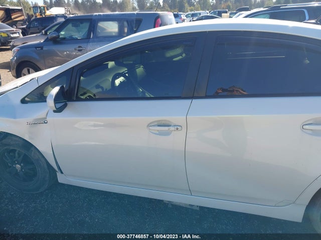 Toyota Prius Four 2015 JTDKN3DU4F0471103 Image 14