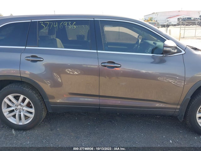 Toyota Highlander Le 2015 5TDBKRFH9FS128232 Image 13