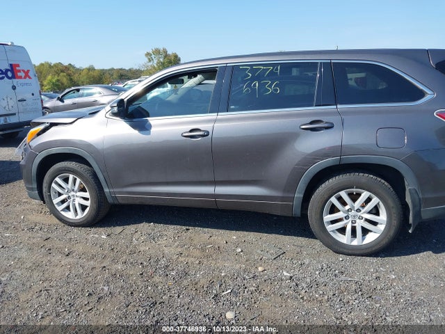 Toyota Highlander Le 2015 5TDBKRFH9FS128232 Image 14
