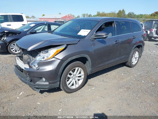 Toyota Highlander Le 2015 5TDBKRFH9FS128232 Image 2