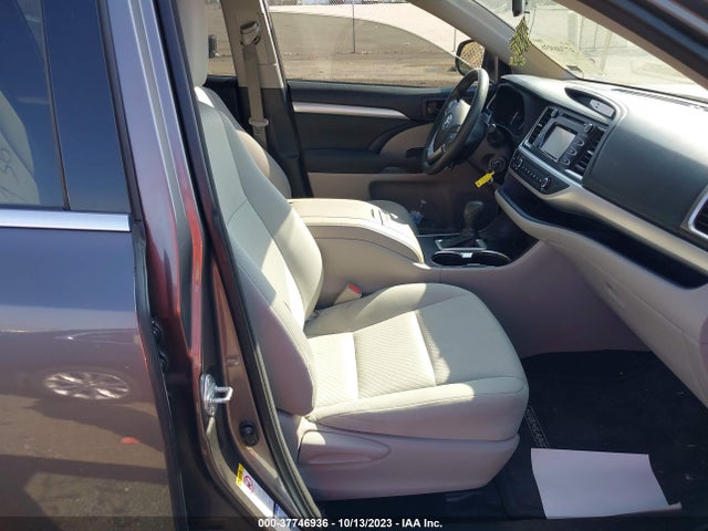 Toyota Highlander Le 2015 5TDBKRFH9FS128232 Image 5