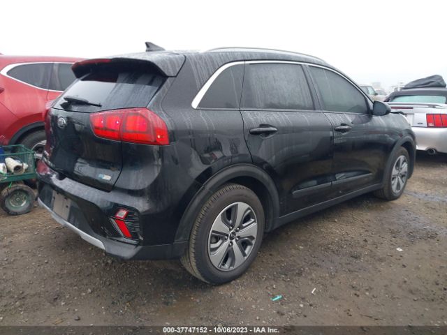 KNDCB3LCXL5370569 KIA NIRO LX