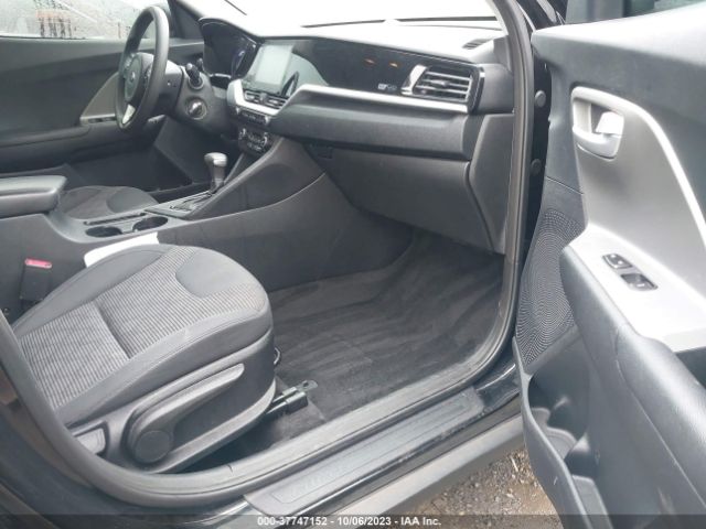 KNDCB3LCXL5370569 KIA NIRO LX